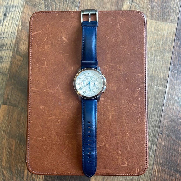 Fossil Navy Blue Leather Strap Watch - Picture 1 of 4